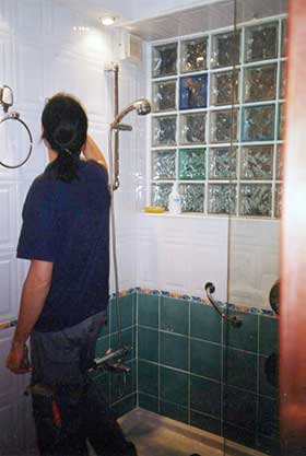 Ejemplo de montaje de mampara de cristal