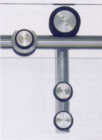 Ejemplo de montaje de herrajes y accesorios de puerta de corredera