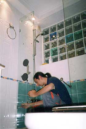 Ejemplo de montaje de mampara de cristal