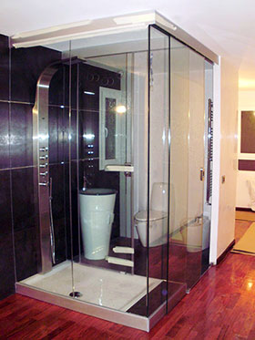 Ejemplo baño de cristal añadido a habitación
