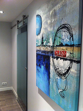 Ejemplo de montaje de puerta integrada corredera de aluminio sin obra